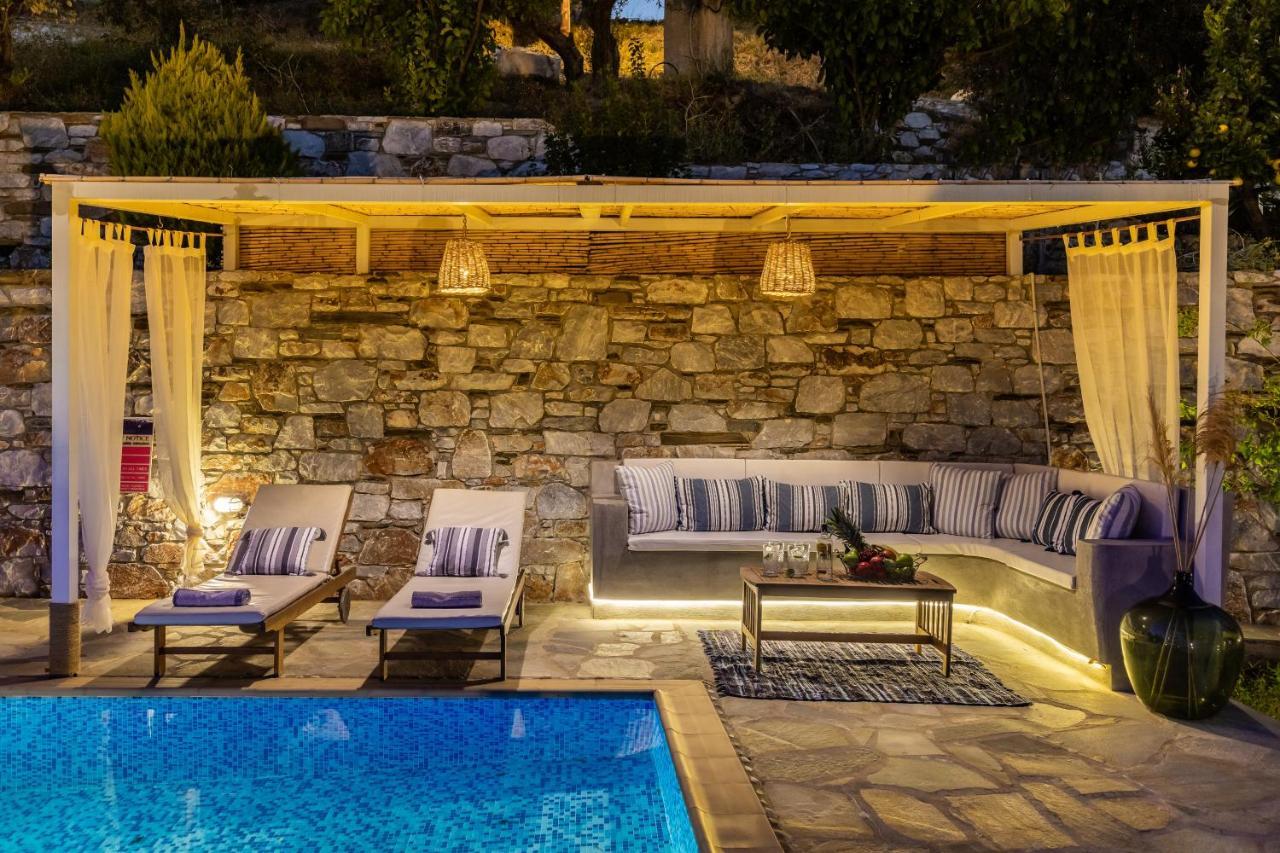 Villa Avaton Near *