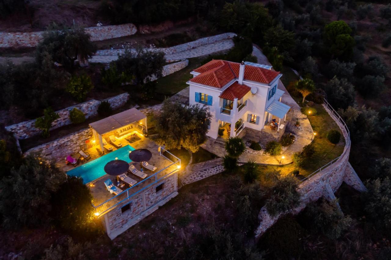Villa Avaton Near